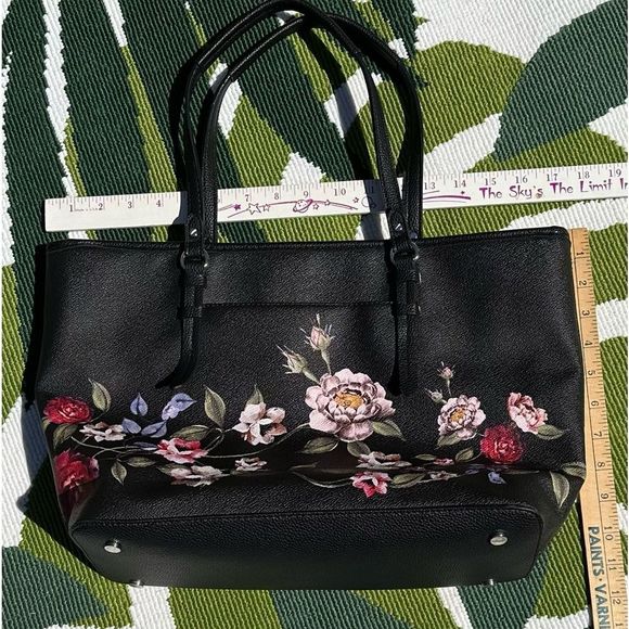 Dana Buchman Handbags - Dana Buchman multi-flower print tote bag. Width 17”, height 11”,and 6” deep.
